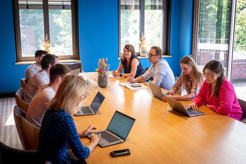 The team meets regularly in workshops; colleagues from Turkey, China, Malaysia and the US join online.