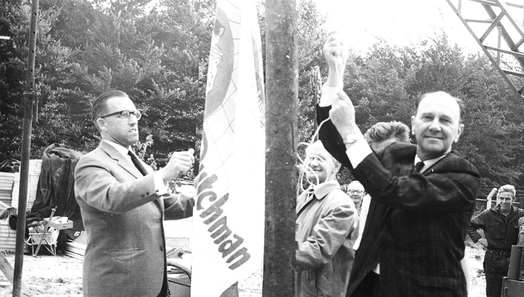 1954: Big Dutchman is Official